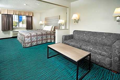 King Suite - Non-Smoking