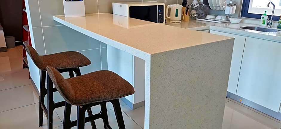 Dwharf Seaview Executive Suit PortDickson