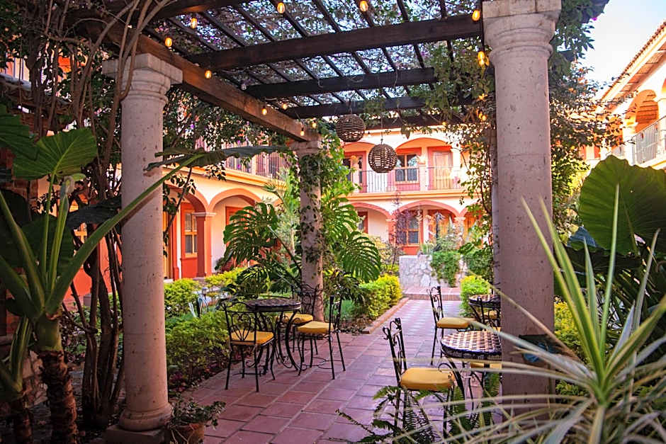 Encanto de la Sierra Hotel