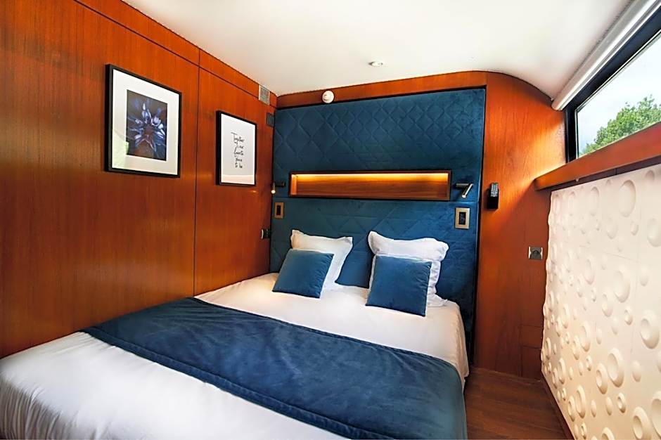 Photo 1 of 3 of Double Room