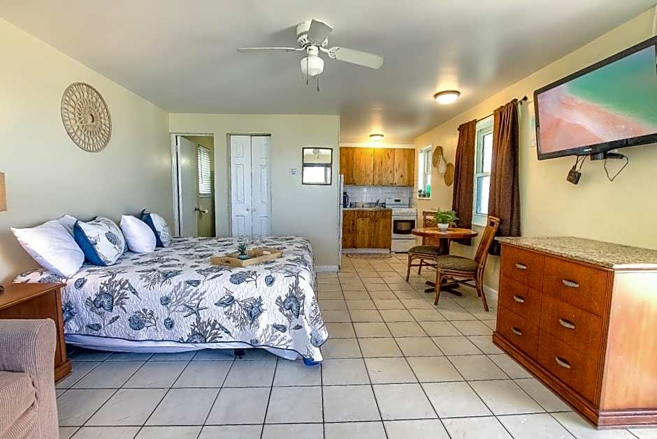 Daytona Shores Inn and Suites