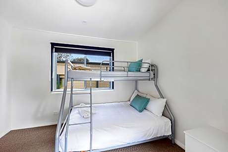 Premium Cabin - Sleeps 5 - Accessible