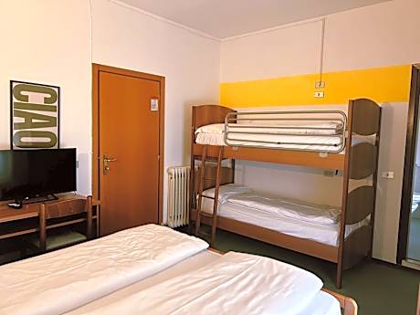 Standard Quadruple Room - Annex