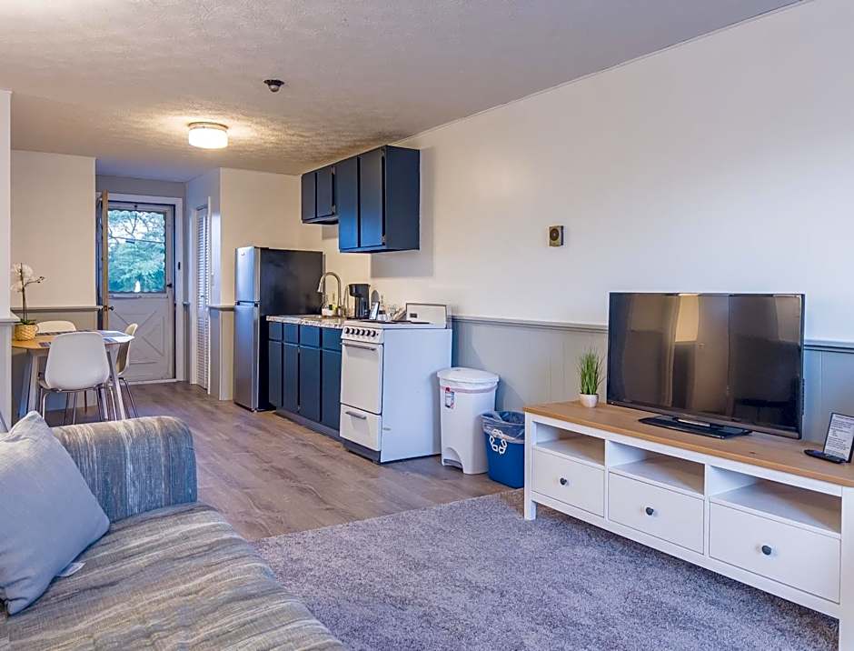 Inn Between the Beaches & Villager