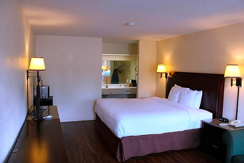 Executive Inn & Suites