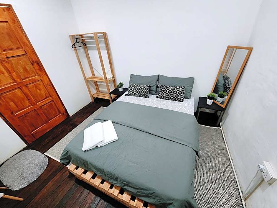 Upspot Kuching Waterfront Premium Hostel