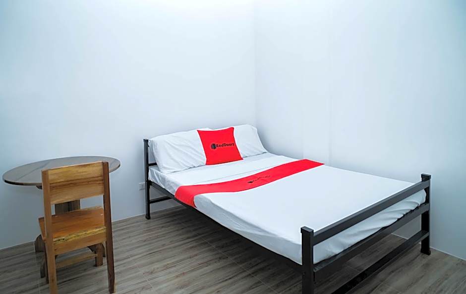 RedDoorz at Guanzons Homestay