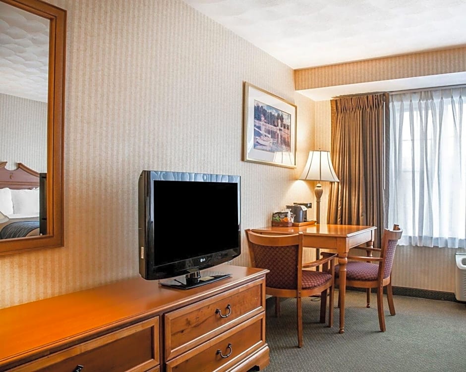 Comfort Inn At Newport Beach