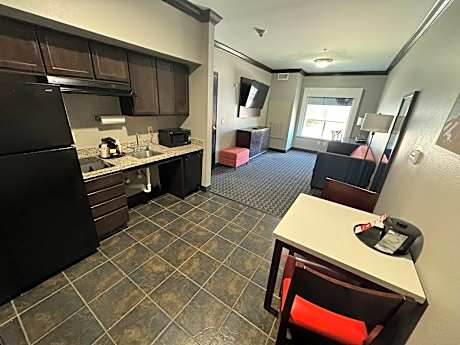Queen Room with Two Queen Beds and Roll-In Shower - Mobility/Hearing Accessible - Non-Smoking