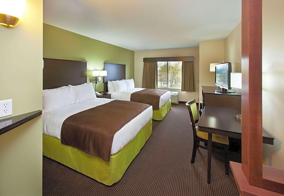 AmericInn by Wyndham Fairfield