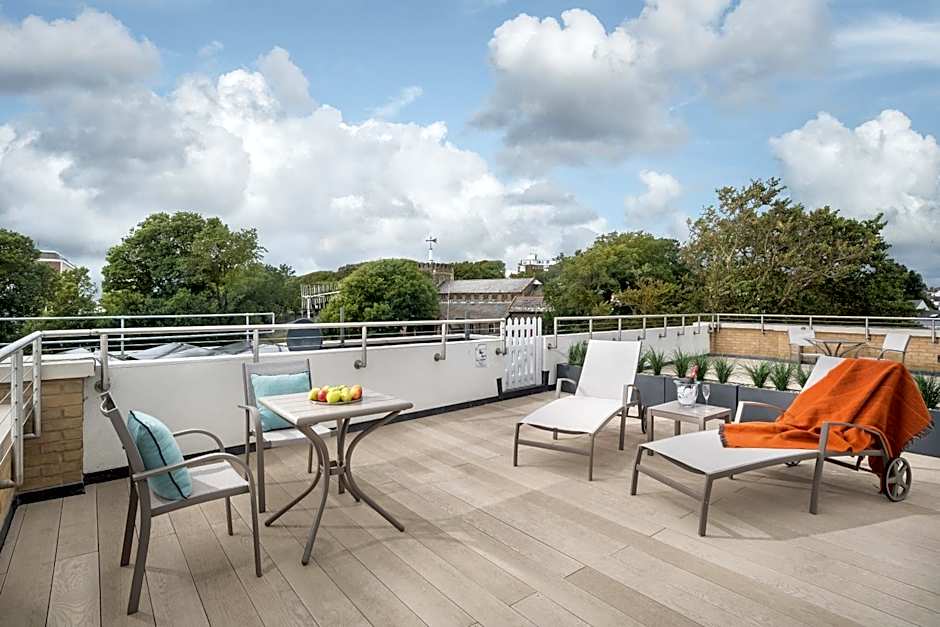 Q Square by Supercity Aparthotels