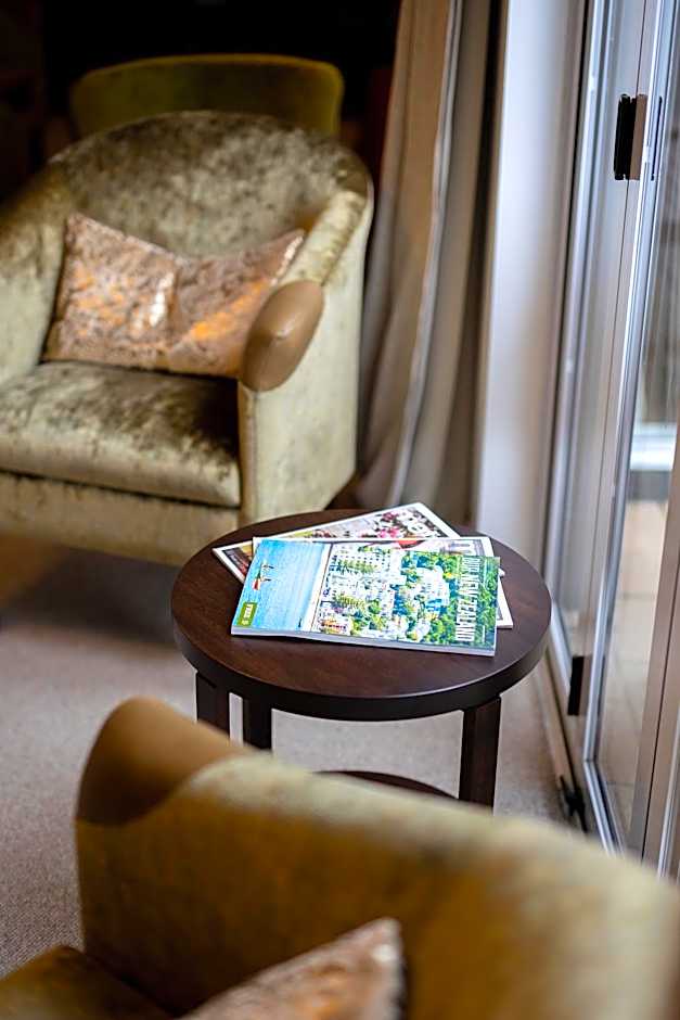 Queenstown House Boutique Bed & Breakfast and Apartments