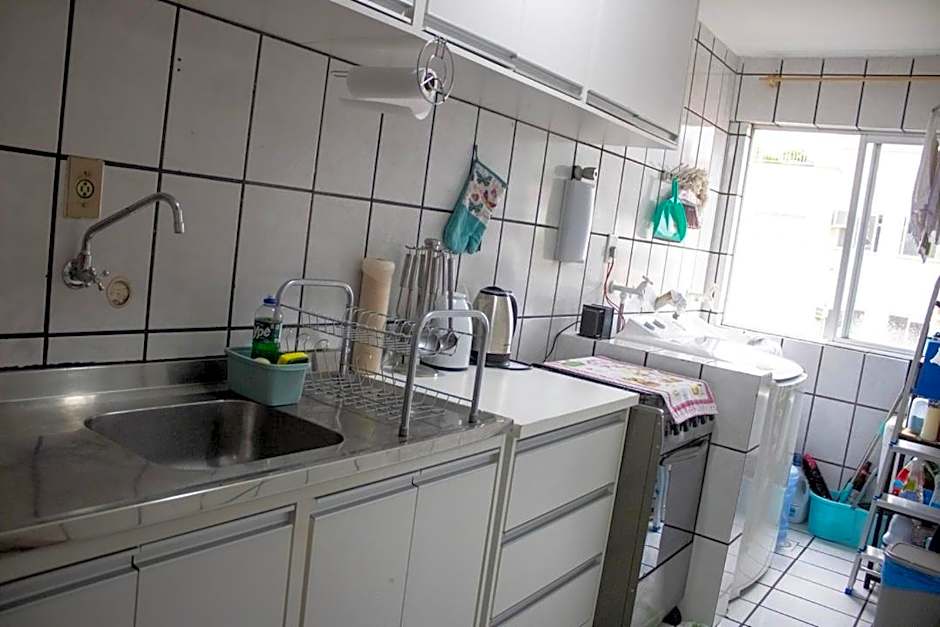 Apto com Wi Fi a 400m da Praia de Canasvieiras SC