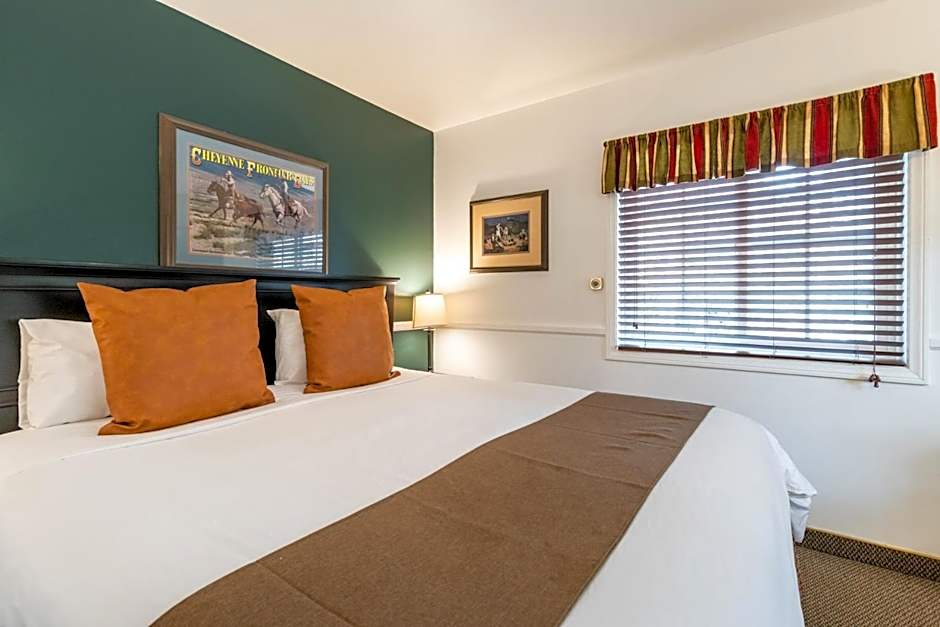 Saddleback Inn at Lake Arrowhead