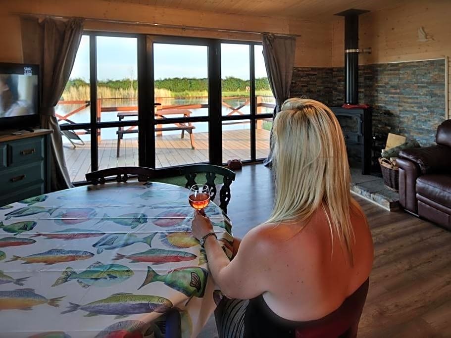 Lakeside Fishing Lodges