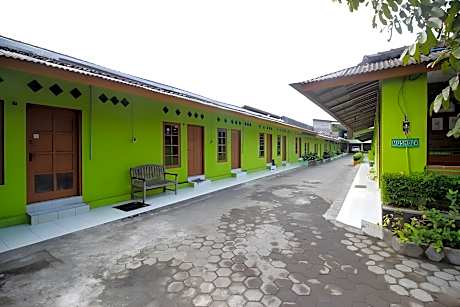 RedDoorz @ Jalan Parangtritis