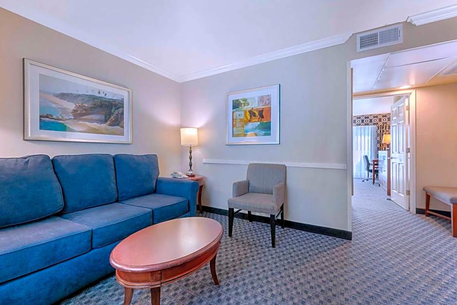 Best Western Plus Marina Shores Hotel