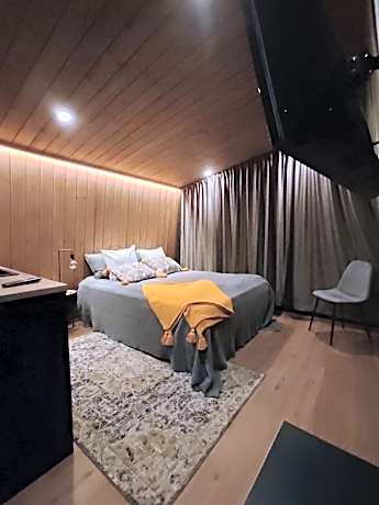 Black Hotel