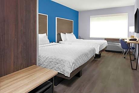 2 Queen Hearing Accessible Room