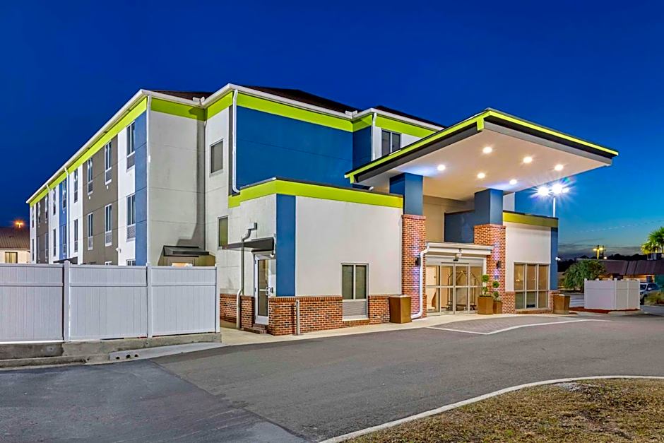 Comfort Inn & Suites