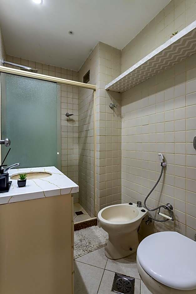 Aconchego em Copacabana para casais - BR608 Z4