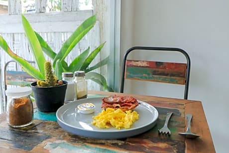 The Wina Echo Beach Guesthouse by ZUZU