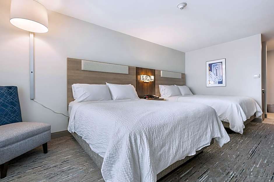 Holiday Inn Express Peru-Lasalle Area By IHG