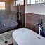 Cherry Bird Lodge Escape
