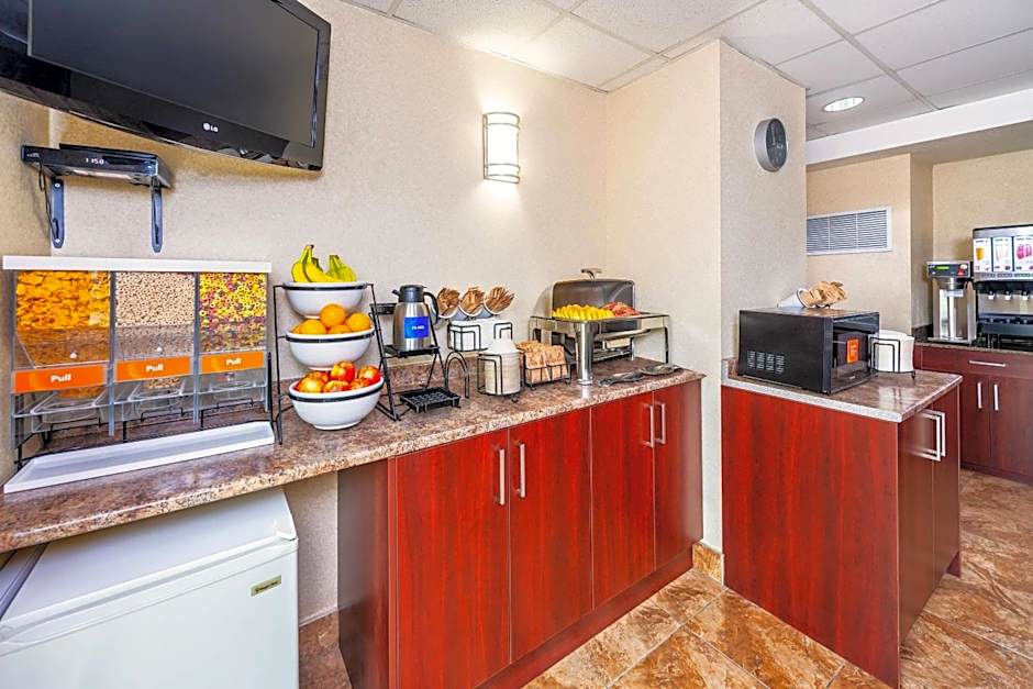 Comfort Inn & Suites