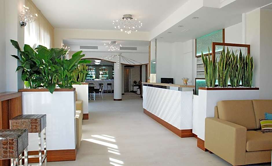 Hotel Baya - in centro, sul mare