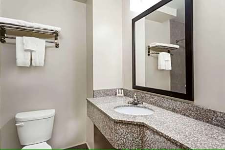 1 Queen Bed Non-Smoking