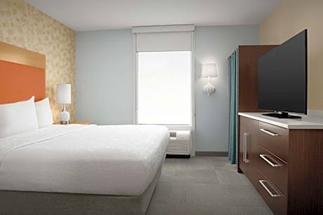 King Suite with Roll-In Shower - Non Smoking