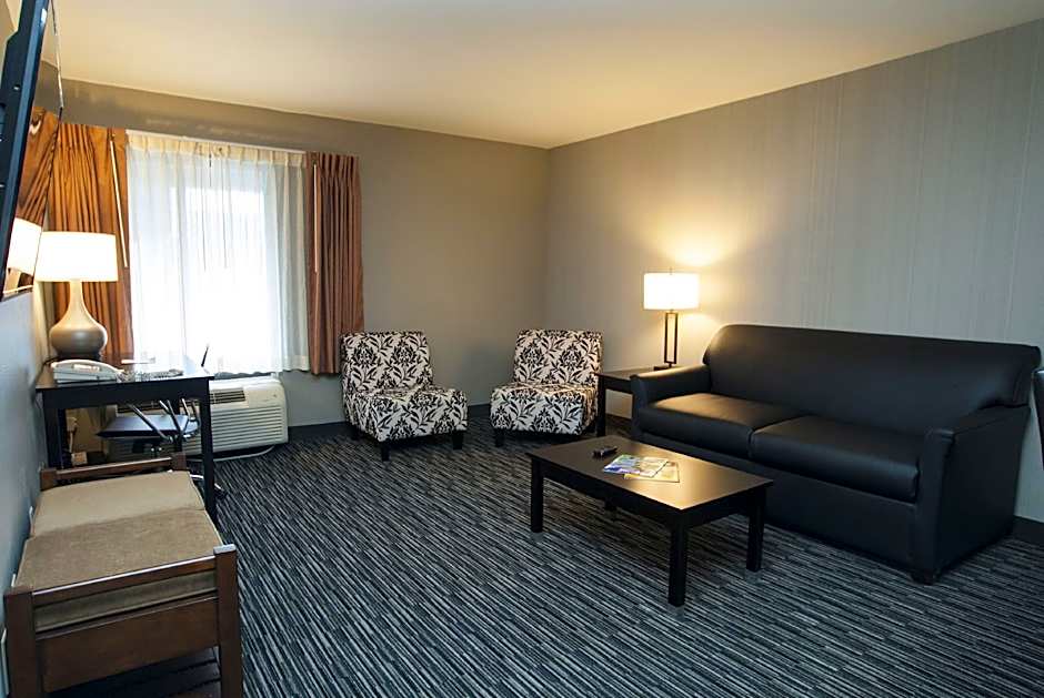 Greenstay Inn & Suites Court View