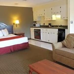 Lake View Inn & Suites