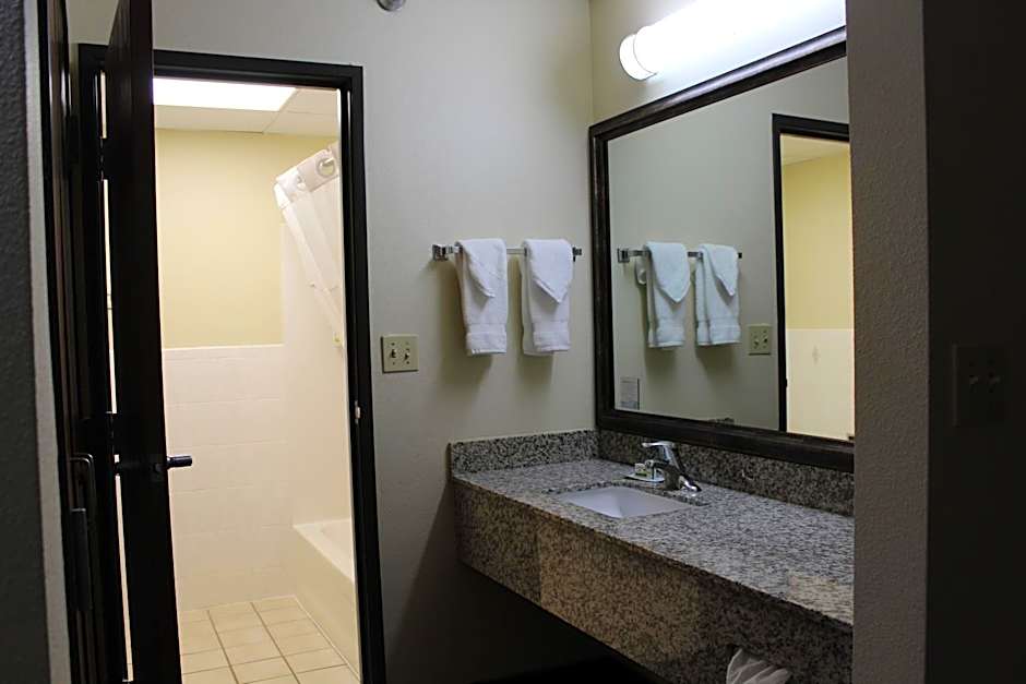 AmericInn by Wyndham Windsor Ft. Collins