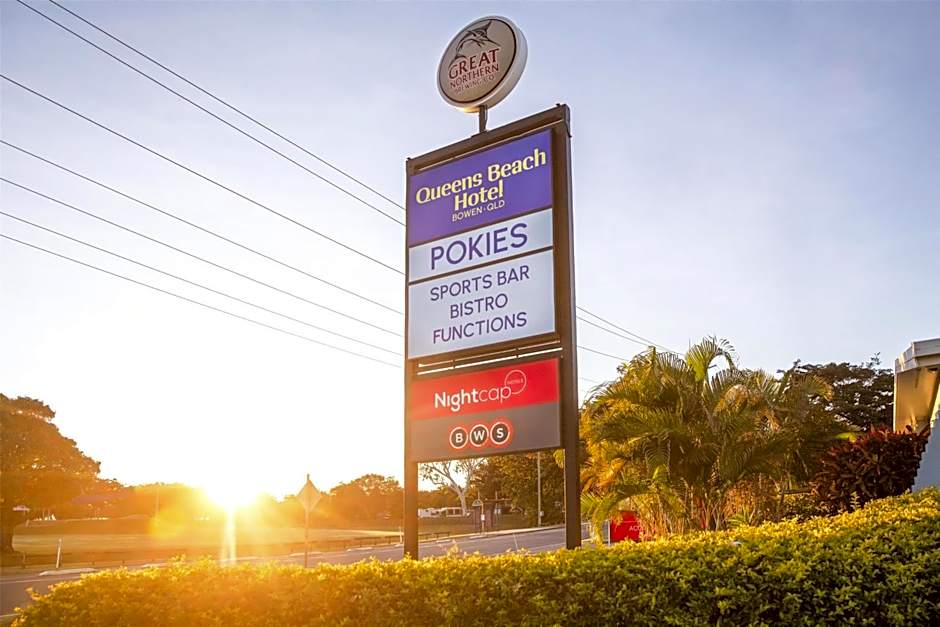 Nightcap at Queens Beach Hotel