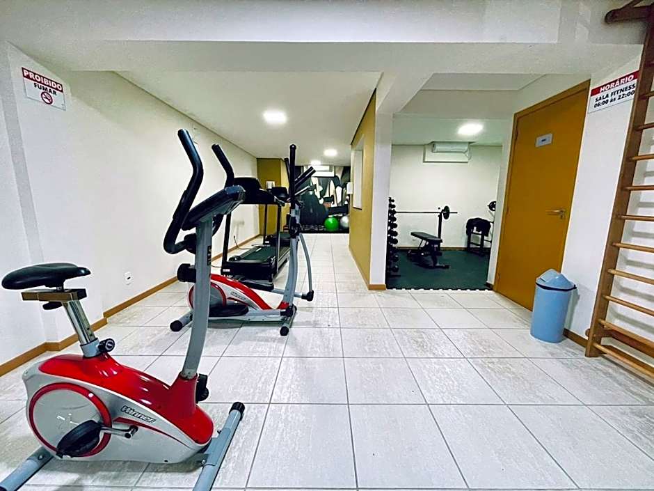 Apto 6º andar, 200m praia, 15min Beto Carrero, 2 quartos, sacada com churrasqueira