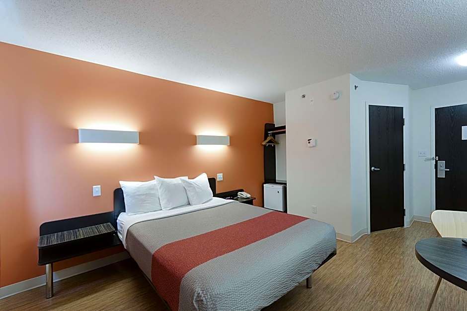 Motel 6-Brandon, MB