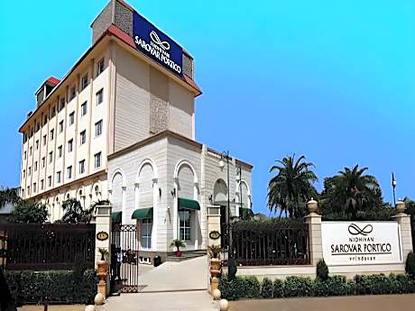 Nidhivan Sarovar Portico