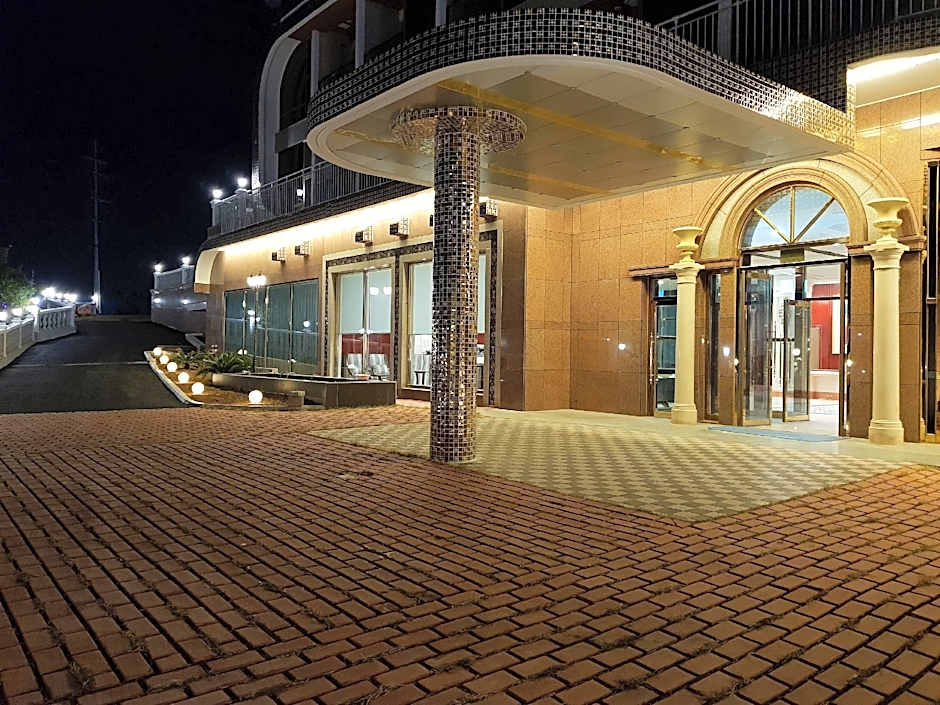 GoldOne Hotel & Suites