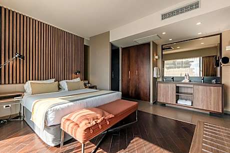 Junior King Suite with Seating Area