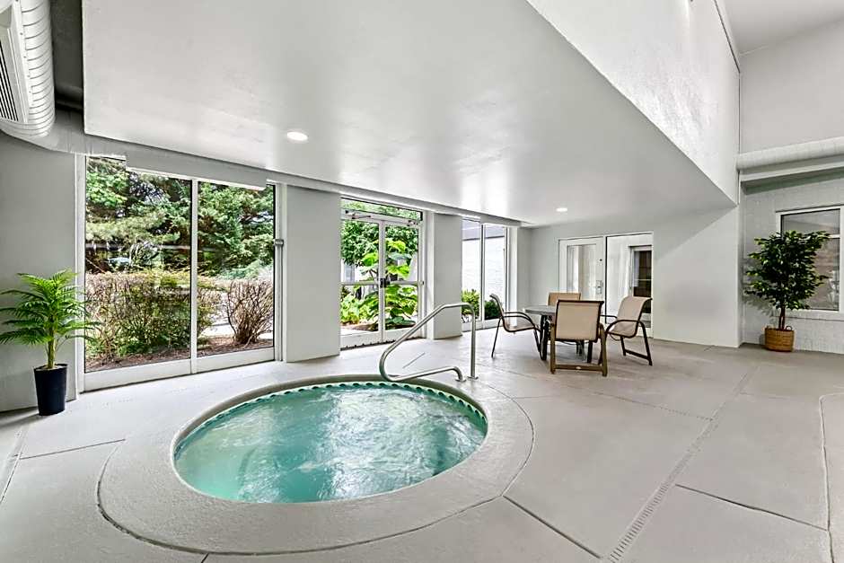 Holiday Inn Express & Suites Sylva - Western Carolina Area By IHG