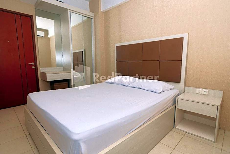 RedLiving Apartemen Green Lake View Ciputat Syafa Property Tower E