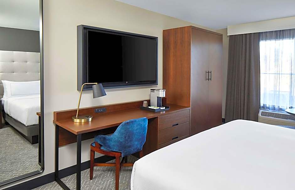 Cumberland House Knoxville, Tapestry Collection by Hilton