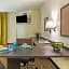 Candlewood Suites Lenexa - Overland Park Area