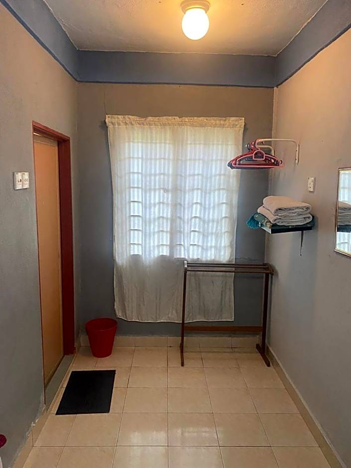 OYO 90910 Homestay D Lalang Inn