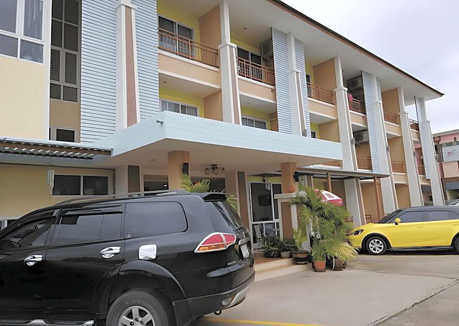 Takanta Place Aparthotel