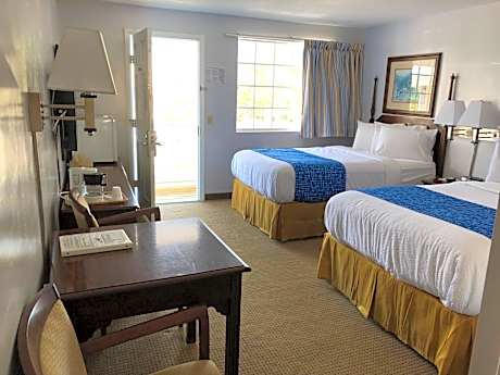 Deluxe Double Room with Two Double Beds - Non-Smoking