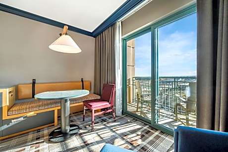 Spacious Mountain View Balcony Room - 1 King Bed