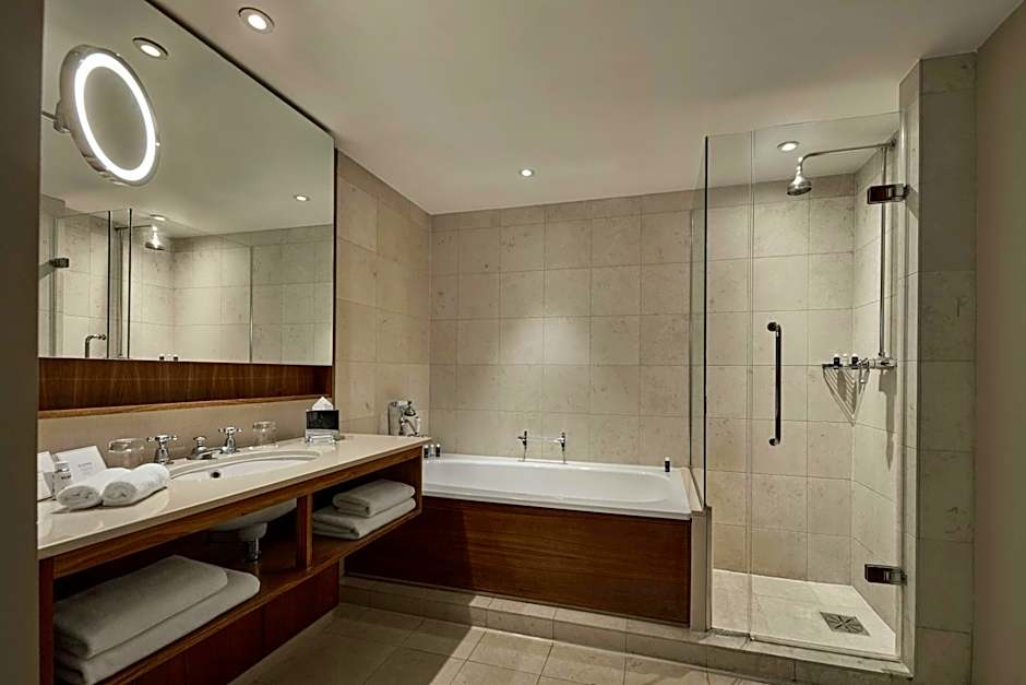 Threadneedles, Autograph Collection by Marriott